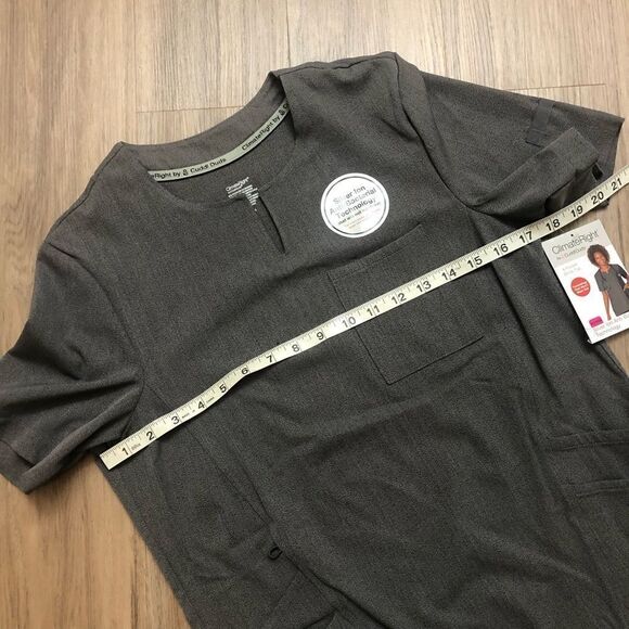 Cuddl Duds 6-Pocket Short Sleeve Scrub Top - Picture 13 of 13